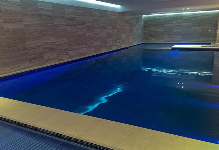 Private Pool NA Slider Detail 700x480