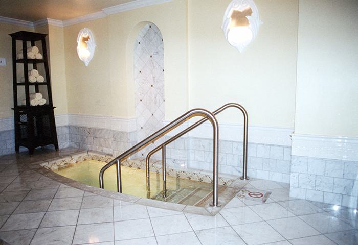 Kohlerwaterspaattheamericanclub Plunge Sliderdetail 700X480